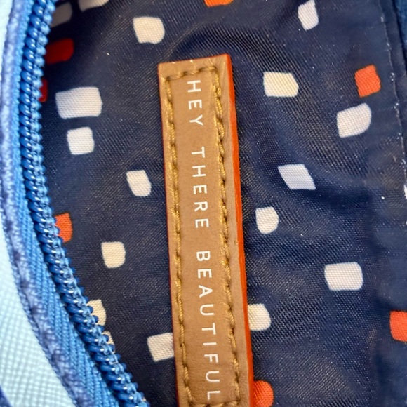 Stella&Dot Navy and White Striped Cosmetic Bag
BEST BUY EVER❤️❤️. - Picture 8 of 10